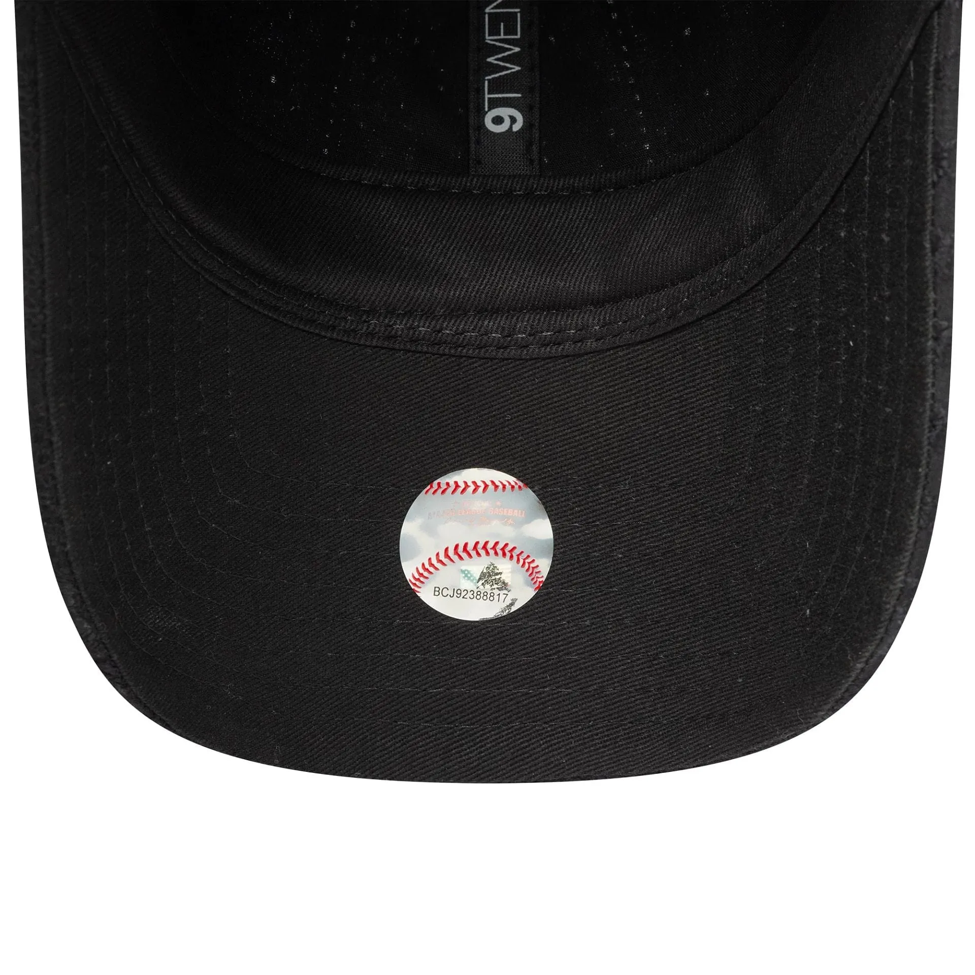 New York Yankees Womens MLB Broderie Black 9TWENTY Adjustable Cap NEW ERA